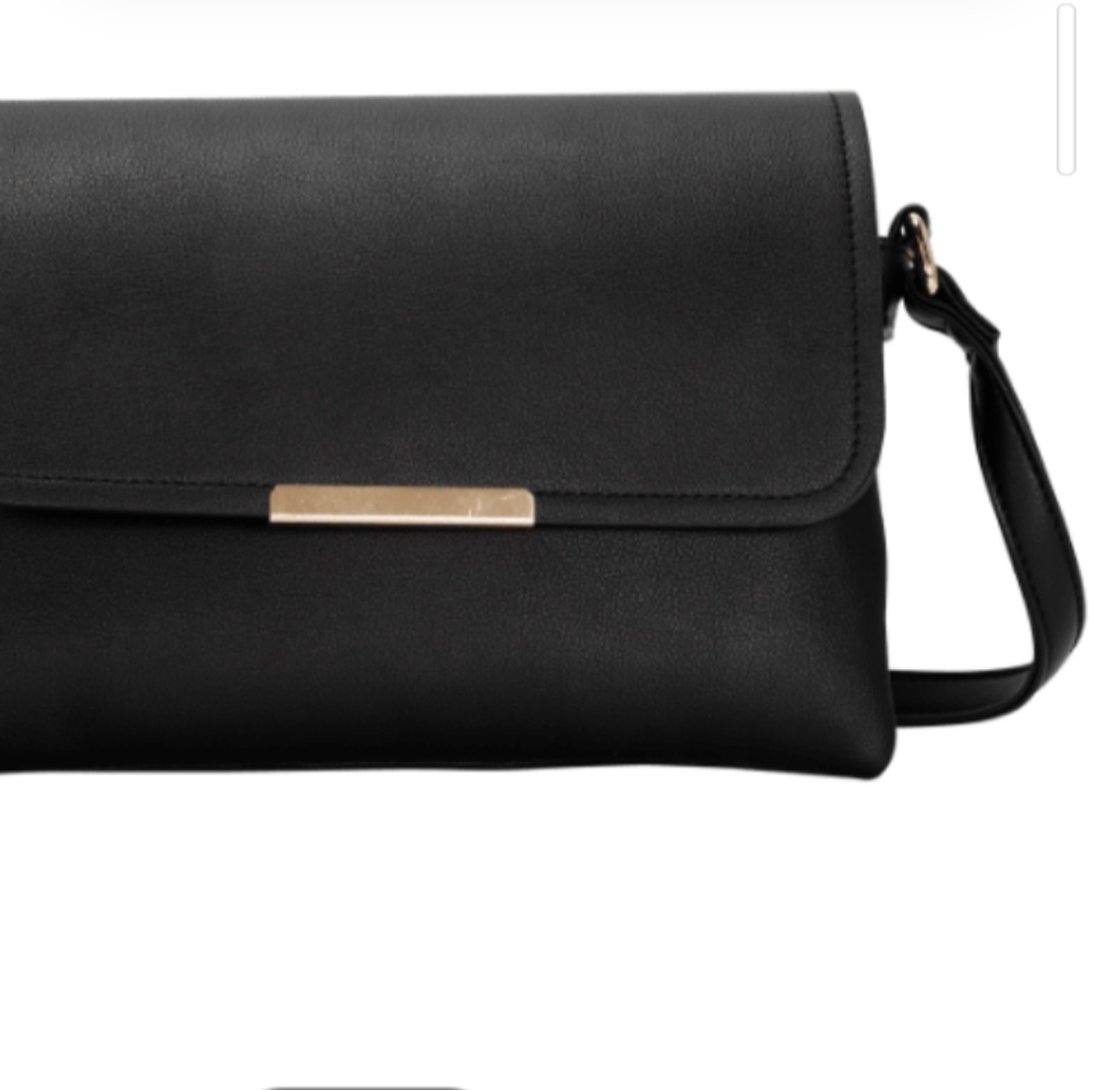 LA TERRE VEGAN LEATHER TRIPLE COMPARTMENT MESSENGER CROSSBODY